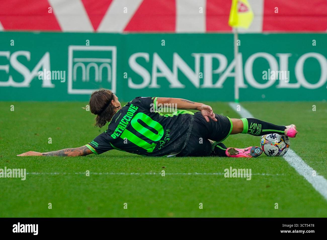 Monza, Italie. 04 octobre 2025. Jacopo Petriccione lors du championnat italien Serie A match de football entre l'AC Monza et l'US Catanzaro1929 le 4 octobre 2025 au U-Power Stadium de Monza, Italie - photo Alessio Morgese/DPPI crédit : DPPI Media/Alamy Live News Banque D'Images