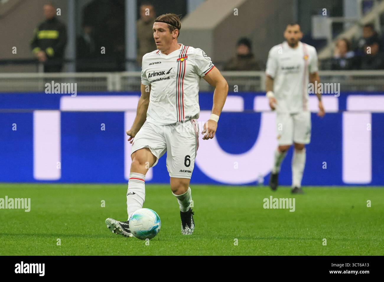 Milan, Italie. 04 octobre 2025. Federico Baschirotto de Crémone de Milan pendant le match de football Serie A entre l'Inter et Cremonese au stade Giuseppe Meazza de Milan, Italie du Nord 4 octobre 2025 Sport - Football. (Photo par Antonio Saia) crédit : Christian Santi/Alamy Live News Banque D'Images