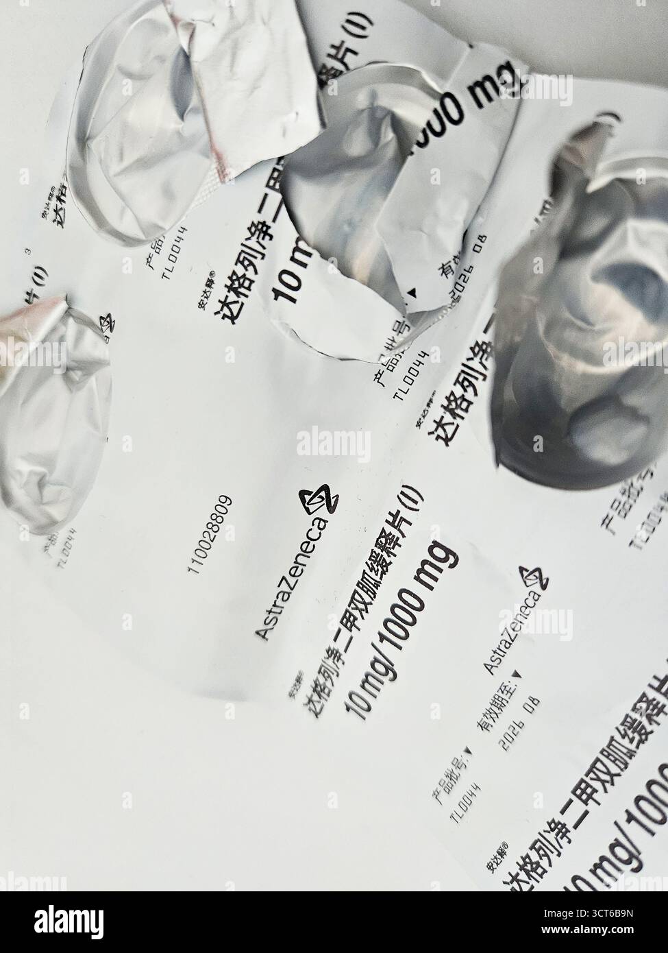 AstraZeneca dapagliflozine–metformine comprimés sous blister, 10 mg/1000 mg, China editon Banque D'Images