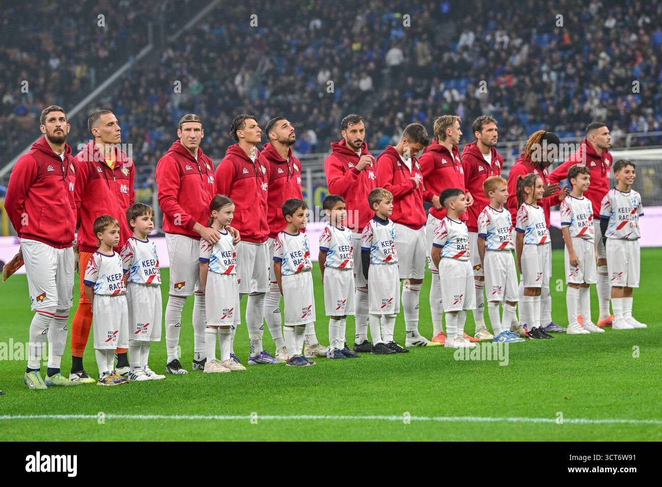 Milan, Italie. 04 octobre 2025. Les joueurs de Cremonese s'alignent pour le match de Serie A entre Inter et Cremonese à Giuseppe Meazza à Milan. Crédit : Gonzales photo/Alamy Live News Banque D'Images