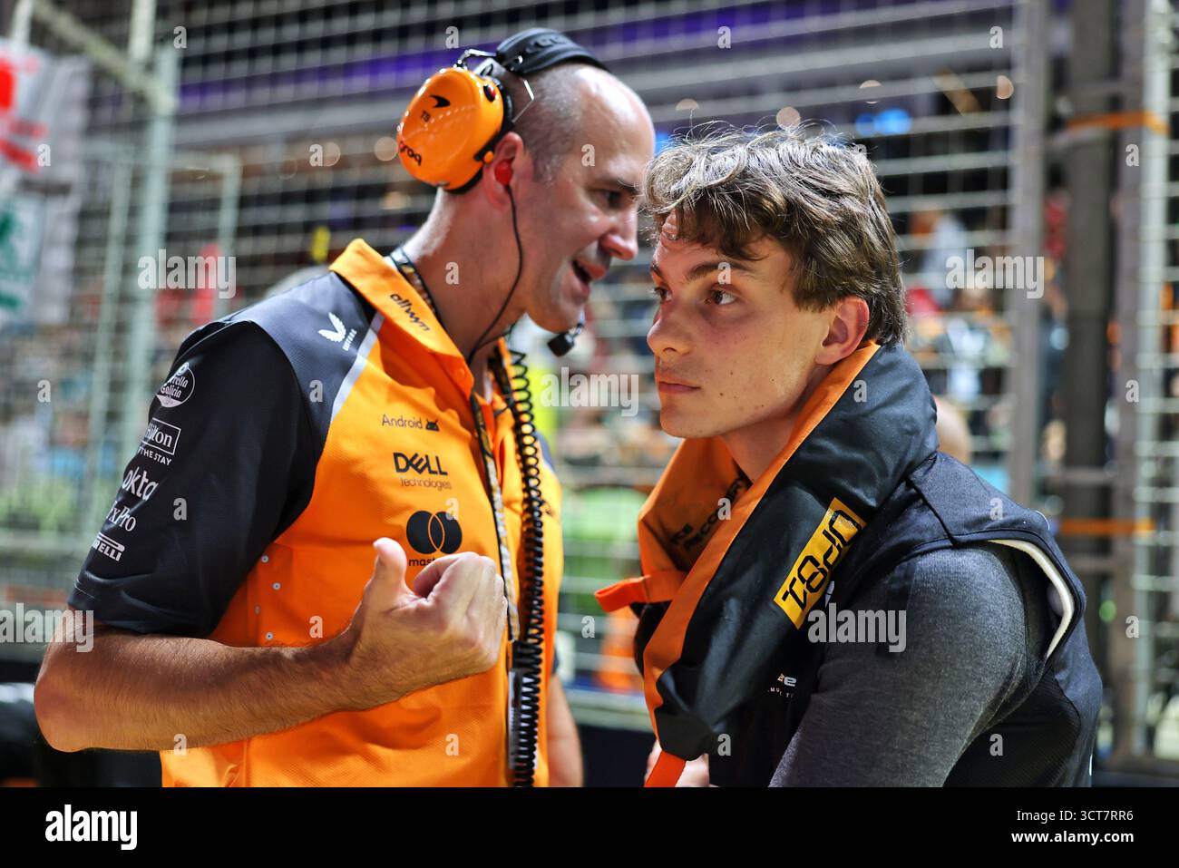 Singapour, Singapour. 05 octobre 2025. Oscar Piastri (AUS) McLaren sur la grille. 05.10.2025. Championnat du monde de formule 1, Rd 18, Grand Prix de Singapour, Marina Bay Street circuit, Singapour, jour de la course. Crédit : James Moy/Alamy Live News Banque D'Images