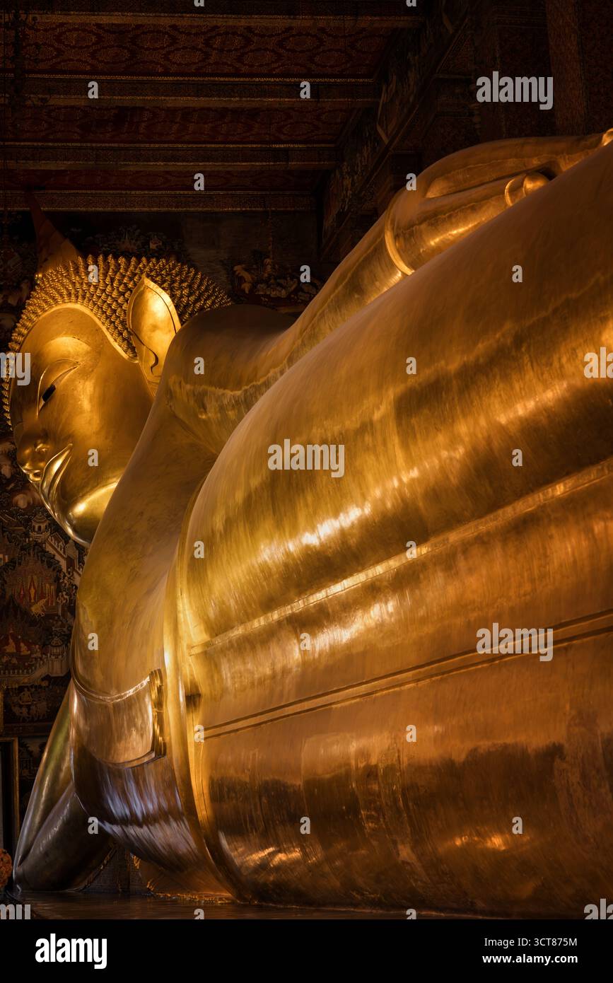 Le Bouddha couché, Wat Pho, Bangkok, Thaïlande Banque D'Images