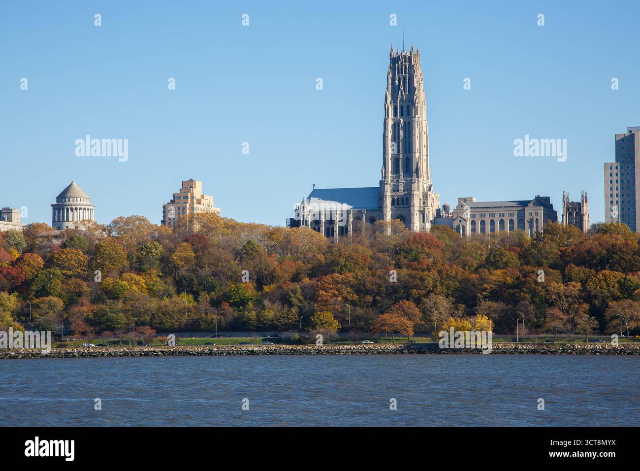 L'église Riverside, le mémorial général Grant et les bâtiments historiques au bord de la rivière Hudson, Morningside Heights, Manhattan, New York City, U. Banque D'Images