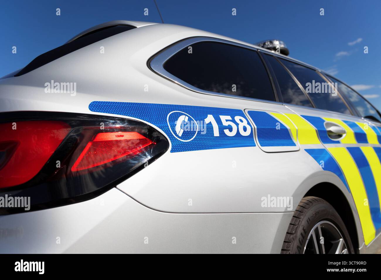 Mosnov, République tchèque - 21 septembre 2025 : détail de la voiture de police moderne. Service public et agence de protection contre la criminalité et les criminels. Banque D'Images