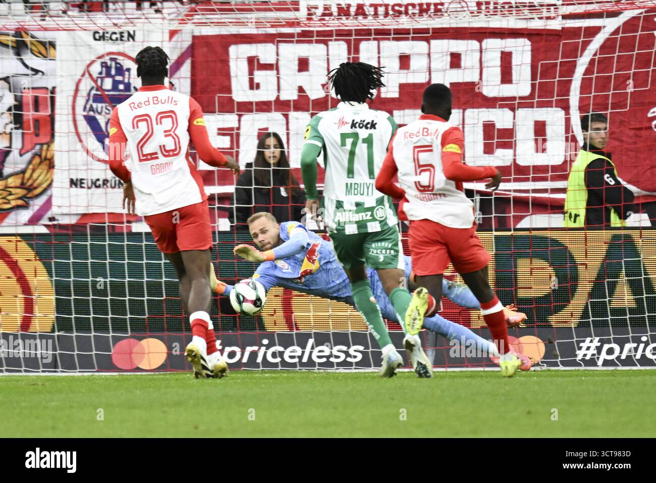 Salzbourg, Autriche. 05 octobre 2025. SALZBOURG, AUTRICHE - 5 OCTOBRE : Alexander Schlager de Salzbourg en action lors du match de l'Admiral Bundesliga entre le FC Red Bull Salzburg et le SK Rapid Wien au Red Bull Arena le 5 octobre 2025 à Salzbourg, Autriche. 251005_SEPA_26_005 - 20251005_PD9573 crédit : APA-PictureDesk/Alamy Live News Banque D'Images