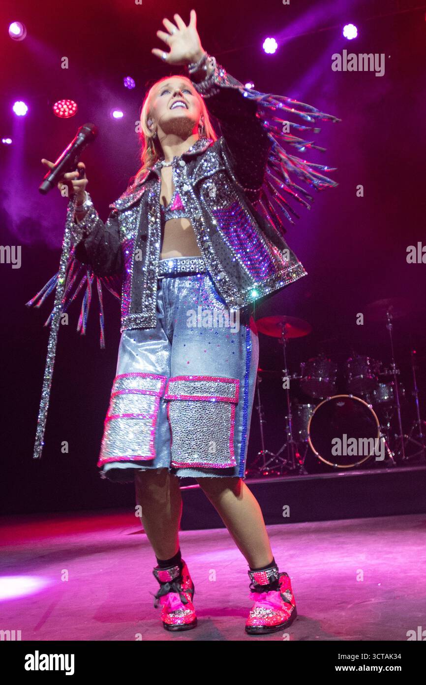 Londres, Royaume-Uni. 05 octobre 2025. La chanteuse américaine JoJo Siwa (née Joelle Joanie Siwa) se produit au Forum dans le cadre de sa tournée Infinity Heart. Crédit : Justin Ng/Alamy Live News Banque D'Images