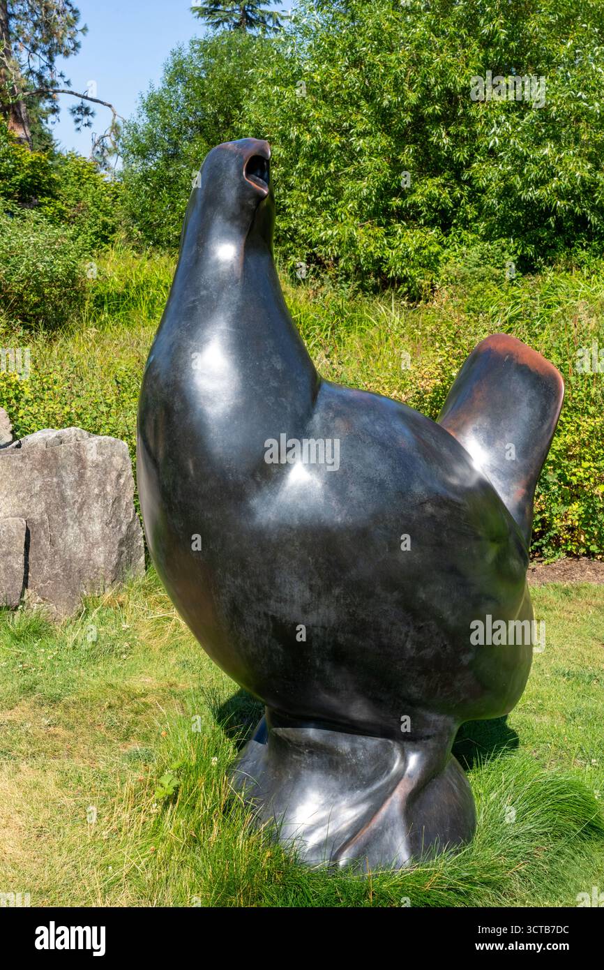 Bellevue, Washington, États-Unis. Sculpture en bronze d'une poule de Heath, une espèce éteinte. Il fait partie de « The Lost Bird Project », une exposition de l’artiste Todd McGra Banque D'Images