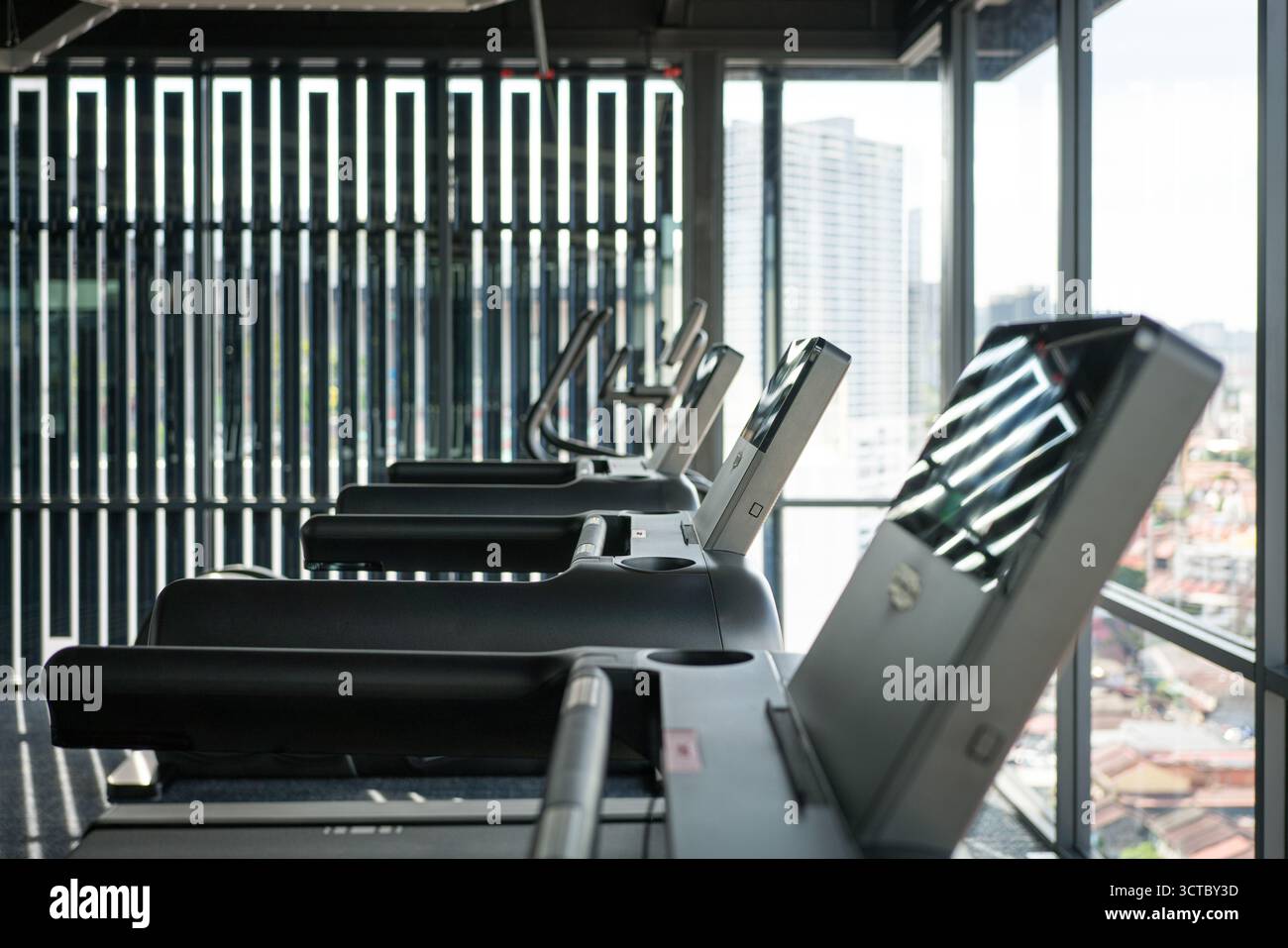 Tapis roulants machine à l'intérieur d'un gymnase Banque D'Images