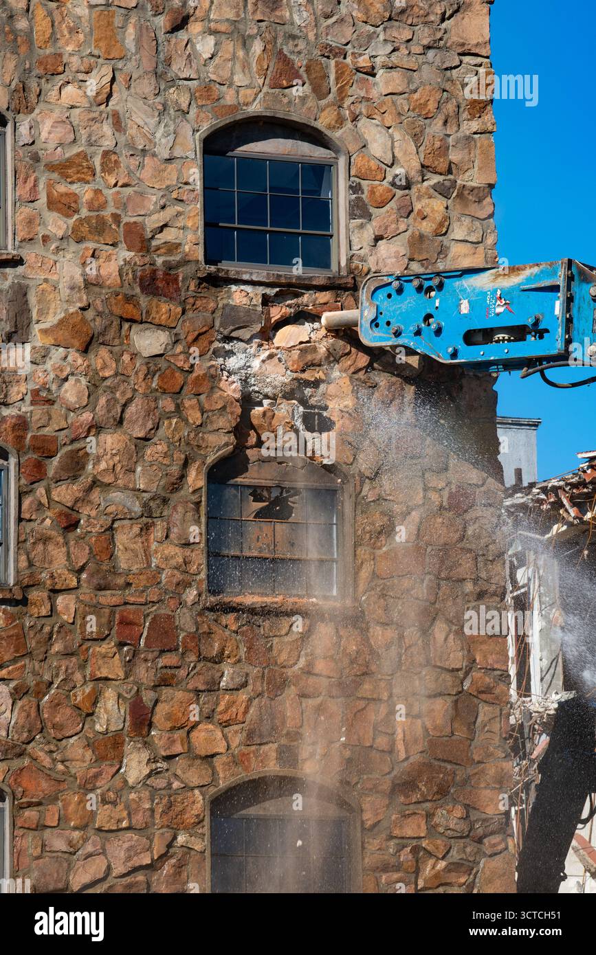 Démolition d'un bâtiment d'aprartment de Defunk. Banque D'Images