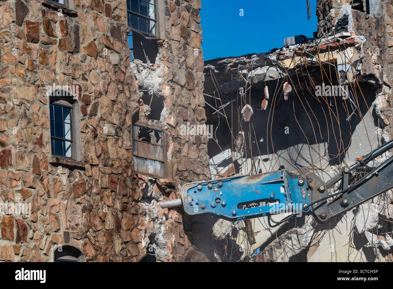 Démolition d'un bâtiment d'aprartment de Defunk. Banque D'Images