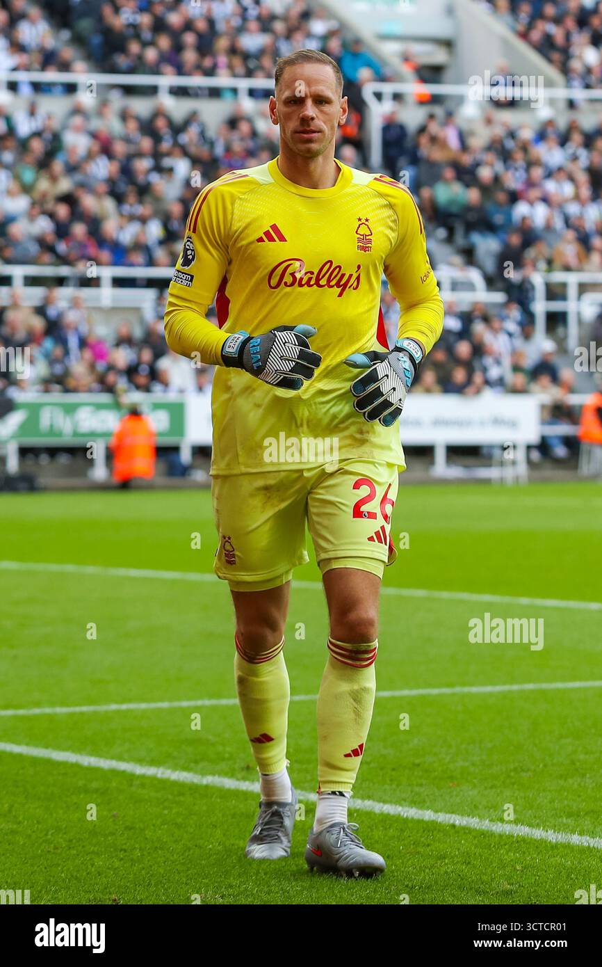 Newcastle, Royaume-Uni. 05 octobre 2025. Matz sels de Nottingham Forest lors du Newcastle United FC contre Nottingham Forest FC English premier League match à St.James' Park, Newcastle, Angleterre, Royaume-Uni le 5 octobre 2025 crédit : Lee Keuneke/Every second Media crédit : Every second Media/Alamy Live News Banque D'Images