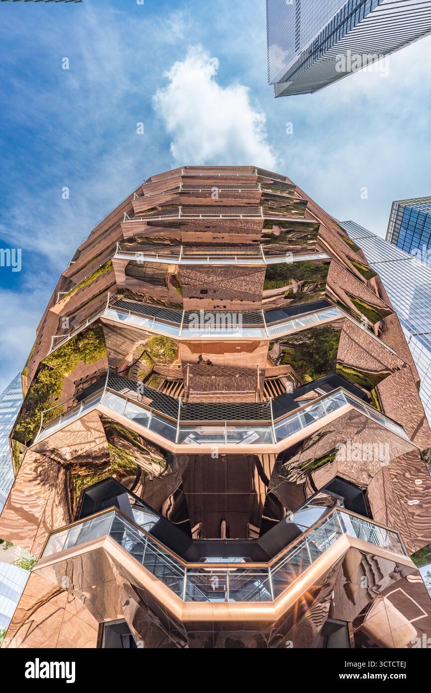 Le navire, une structure publique emblématique à Hudson Yards, Manhattan, New York City, États-Unis. Conçu par Thomas Heatherwick et Heatherwick Studio. Juin, 2 Banque D'Images