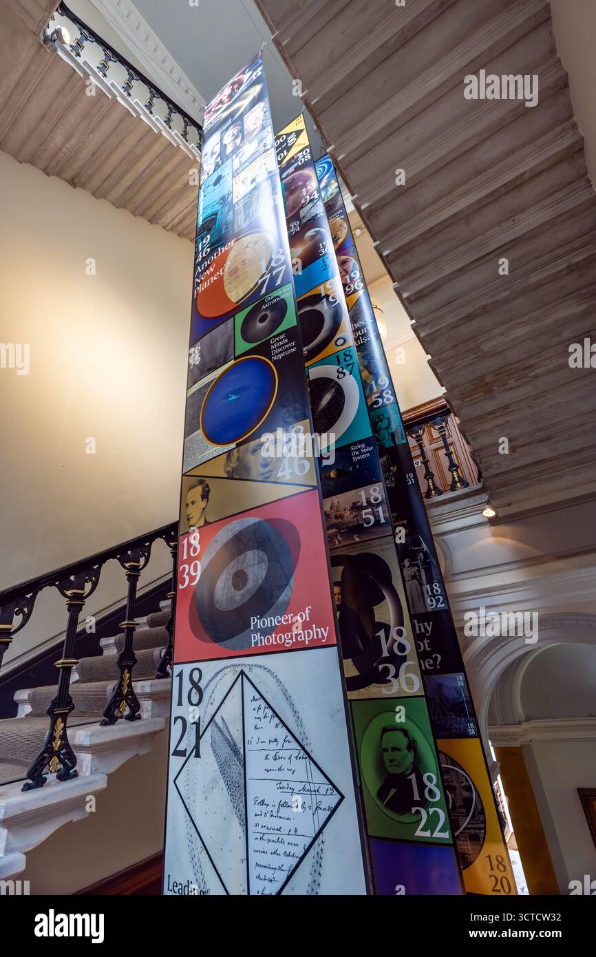 Escalier de la Royal Astronomical Society of London, Burlington House, Piccadilly Banque D'Images