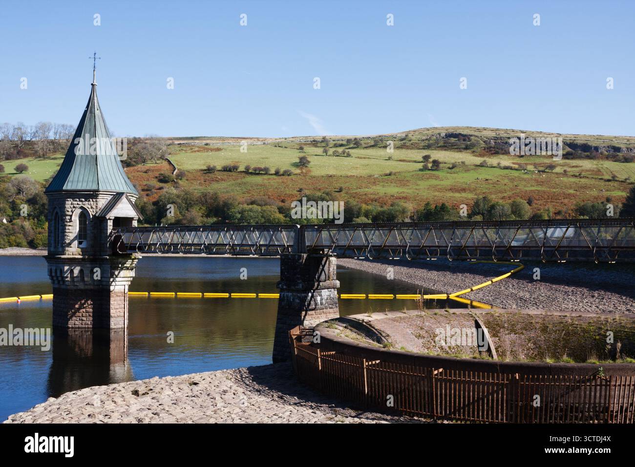 Réservoir de Pontsticill, Merthyr Tydfil, pays de Galles du Sud, Royaume-Uni. 6 octobre 2025. Météo Royaume-Uni : temps ensoleillé dans la région aujourd'hui. Crédit : Andrew Bartlett/Alamy Live News Banque D'Images Réservoir de Pontsticill, Merthyr Tydfil, pays de Galles du Sud, Royaume-Uni. 6 octobre 2025. Météo Royaume-Uni : temps ensoleillé dans la région aujourd'hui. Crédit : Andrew Bartlett/Alamy Live News Banque D'Images