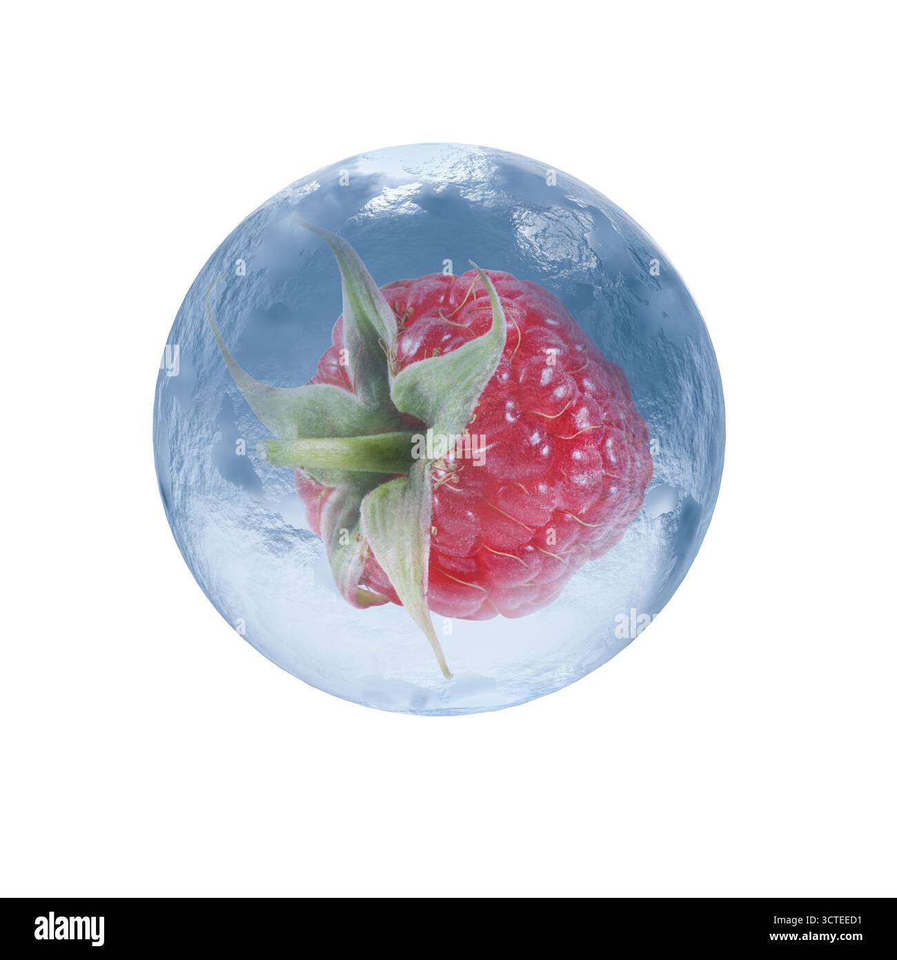 Boule de glace à la framboise isolée sur blanc Banque D'Images