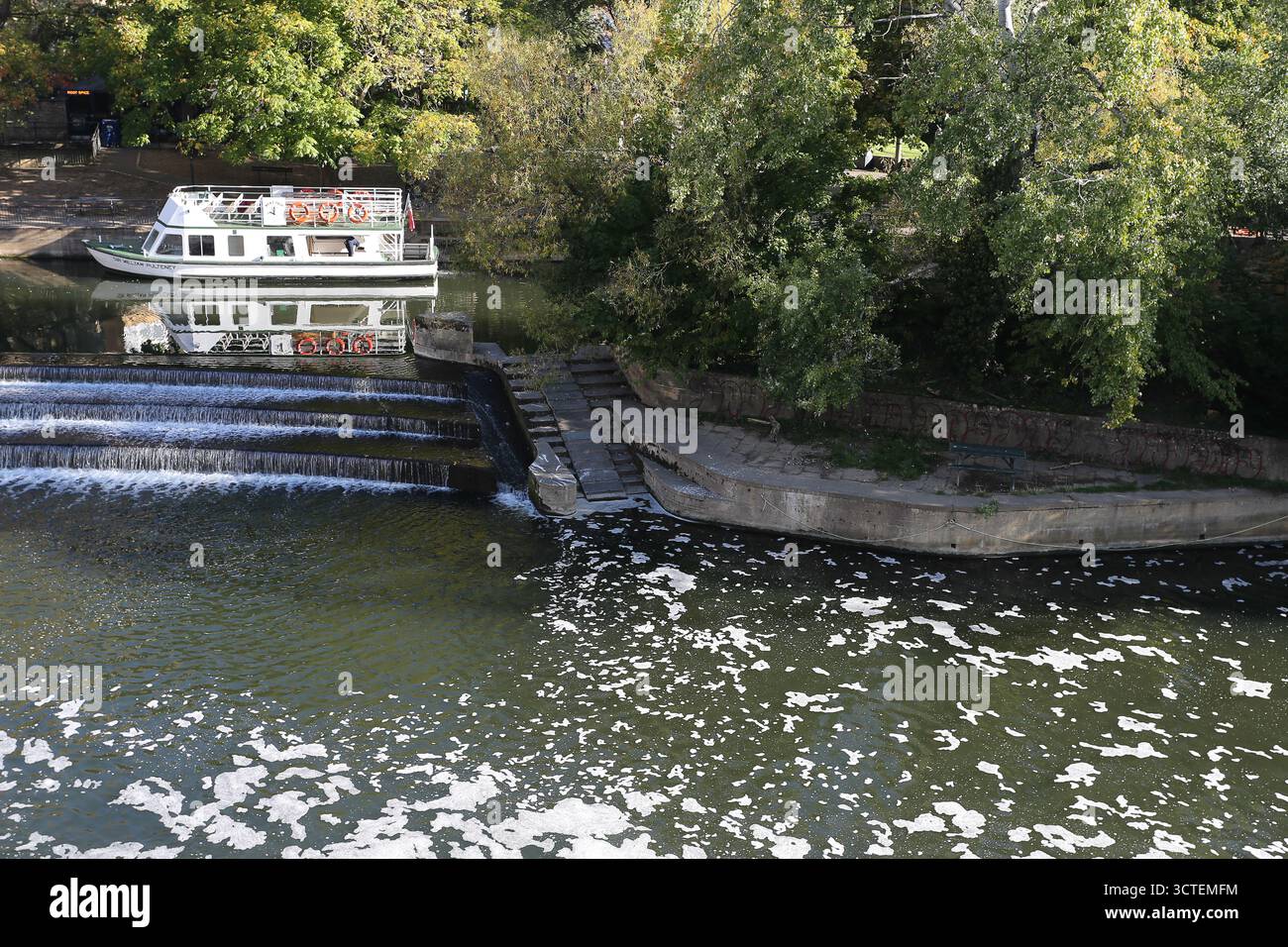 Pulteney Weir River Avon Baignoire Banque D'Images