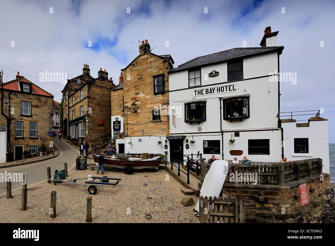 Vue de l'hôtel Bay, Robin Hoods Bay, Robin Hoods village, North Yorkshire Coast, Angleterre, ROYAUME-UNI Banque D'Images
