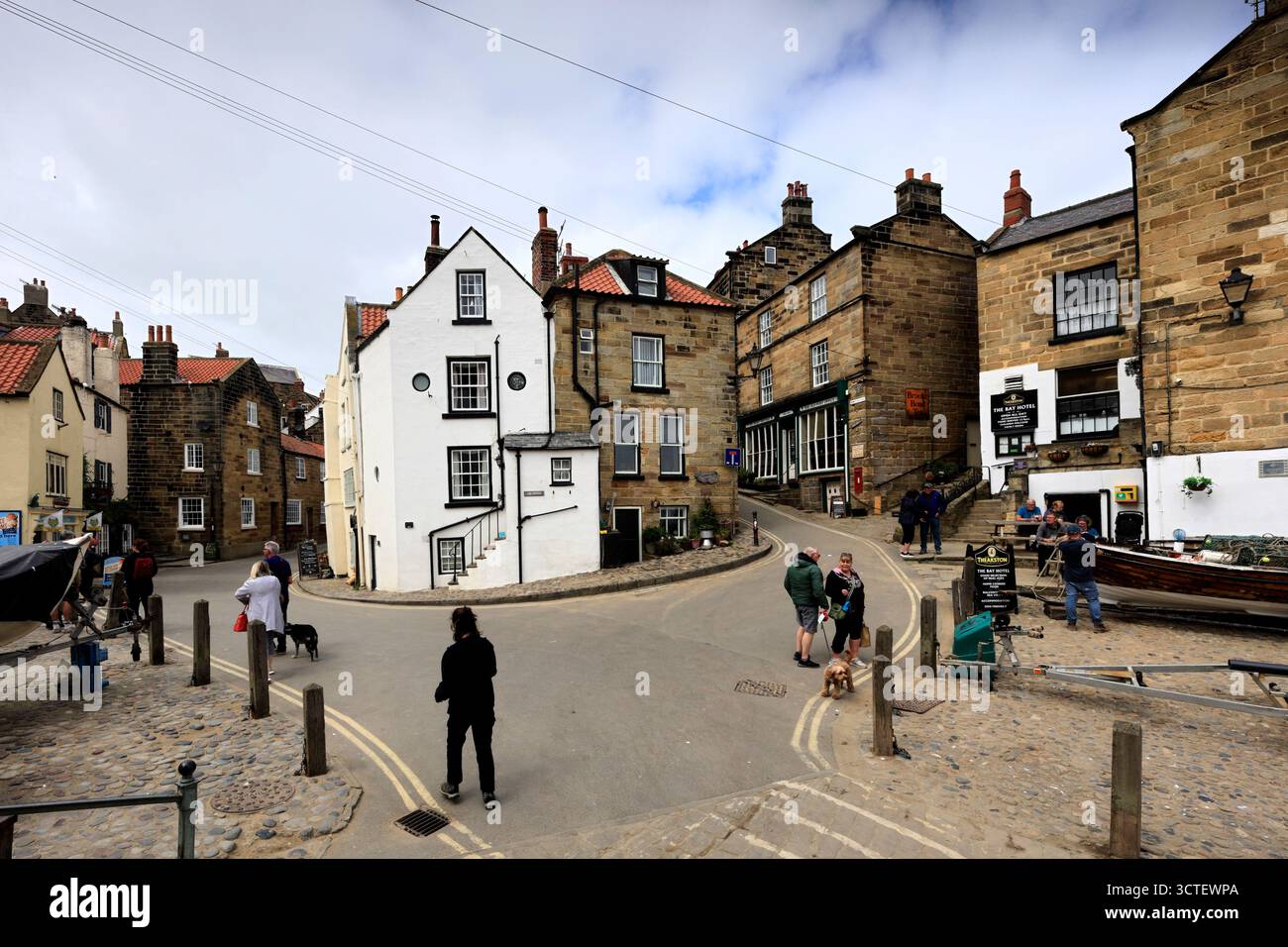 Vue de l'hôtel Bay, Robin Hoods Bay, Robin Hoods village, North Yorkshire Coast, Angleterre, ROYAUME-UNI Banque D'Images