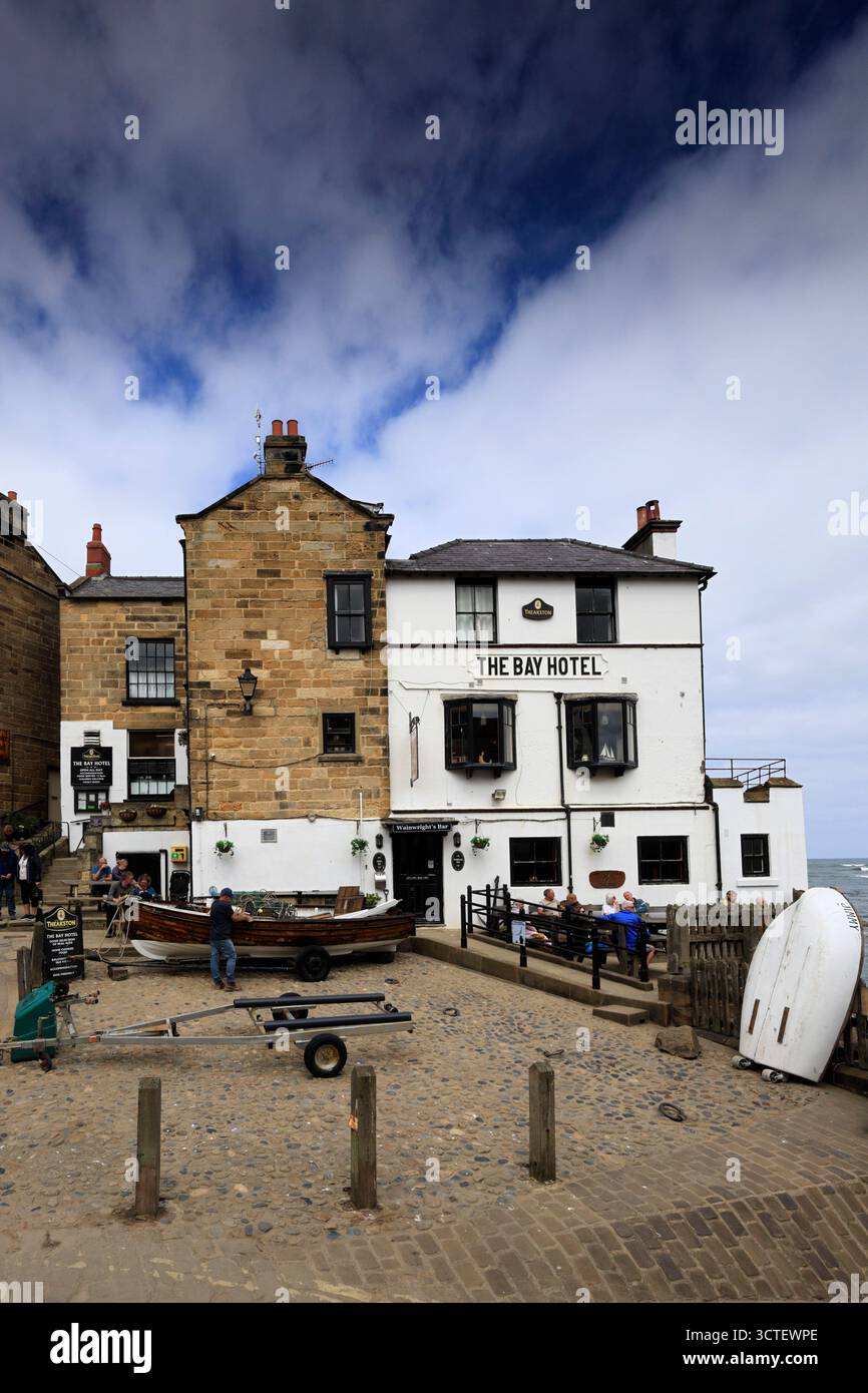 Vue de l'hôtel Bay, Robin Hoods Bay, Robin Hoods village, North Yorkshire Coast, Angleterre, ROYAUME-UNI Banque D'Images
