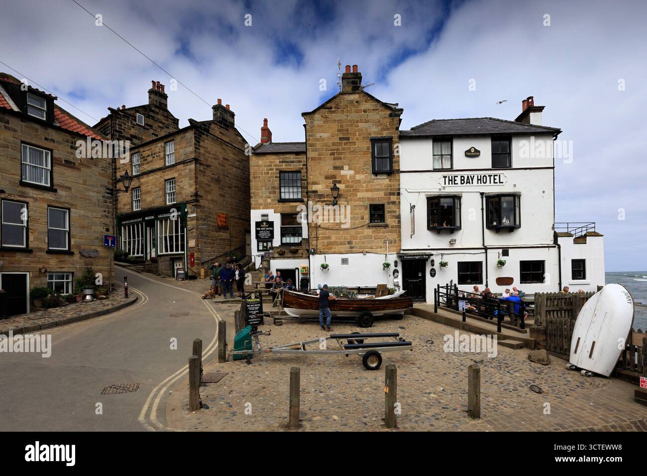 Vue de l'hôtel Bay, Robin Hoods Bay, Robin Hoods village, North Yorkshire Coast, Angleterre, ROYAUME-UNI Banque D'Images