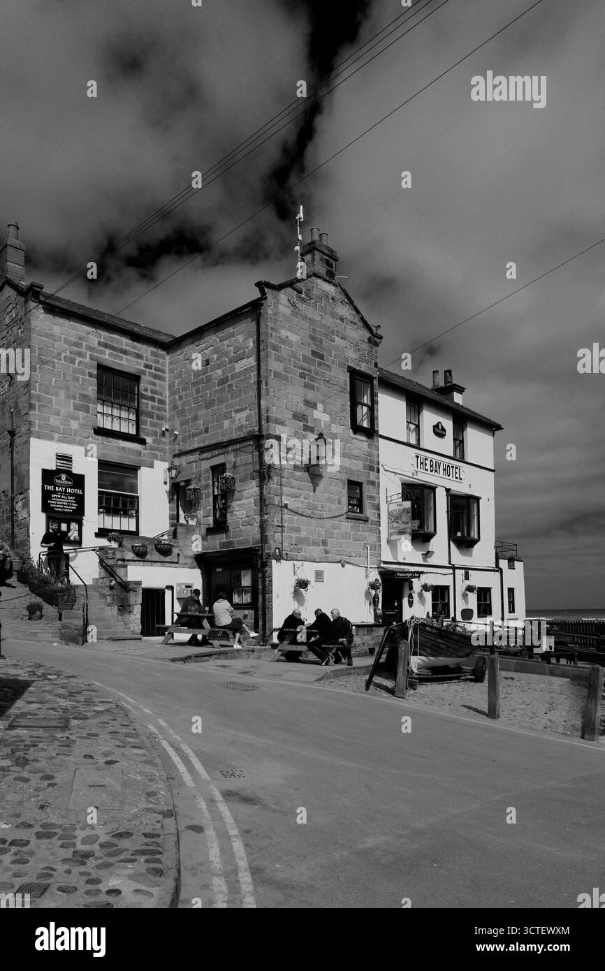 Vue de l'hôtel Bay, Robin Hoods Bay, Robin Hoods village, North Yorkshire Coast, Angleterre, ROYAUME-UNI Banque D'Images