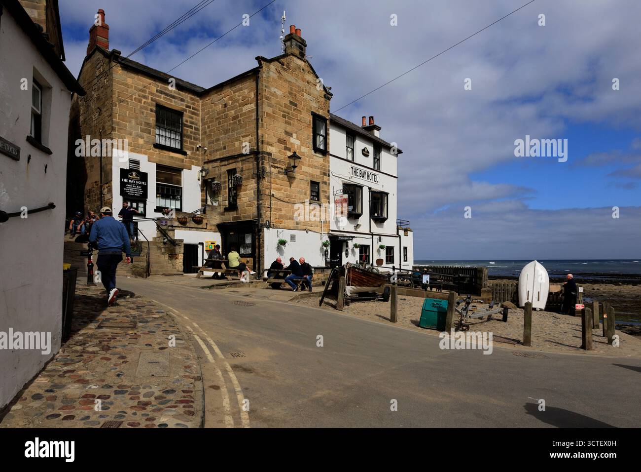 Vue de l'hôtel Bay, Robin Hoods Bay, Robin Hoods village, North Yorkshire Coast, Angleterre, ROYAUME-UNI Banque D'Images