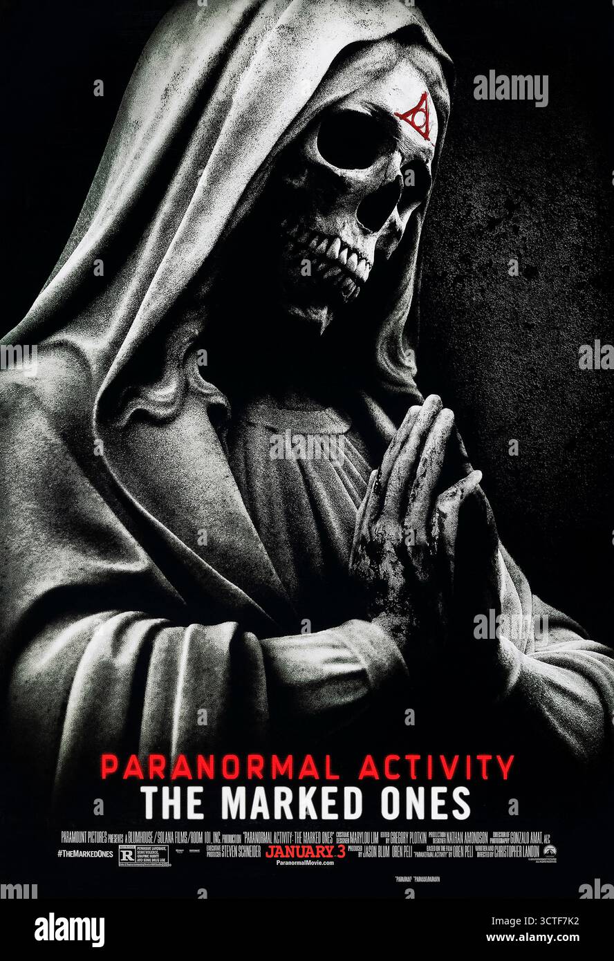 Paranormal Activity : The Marked Ones (2014) réalisé par Christopher Landon et mettant en vedette Andrew Jacobs, Jorge Diaz et Gabrielle Walsh. Un jeune homme découvre qu’il est maudit après le meurtre d’un voisin et fait face à un danger surnaturel croissant de la part d’une secte de sa communauté. Photographie d'une affiche américaine originale de 2014 À USAGE ÉDITORIAL EXCLUSIF. Crédit : BFA / Paramount Pictures Banque D'Images