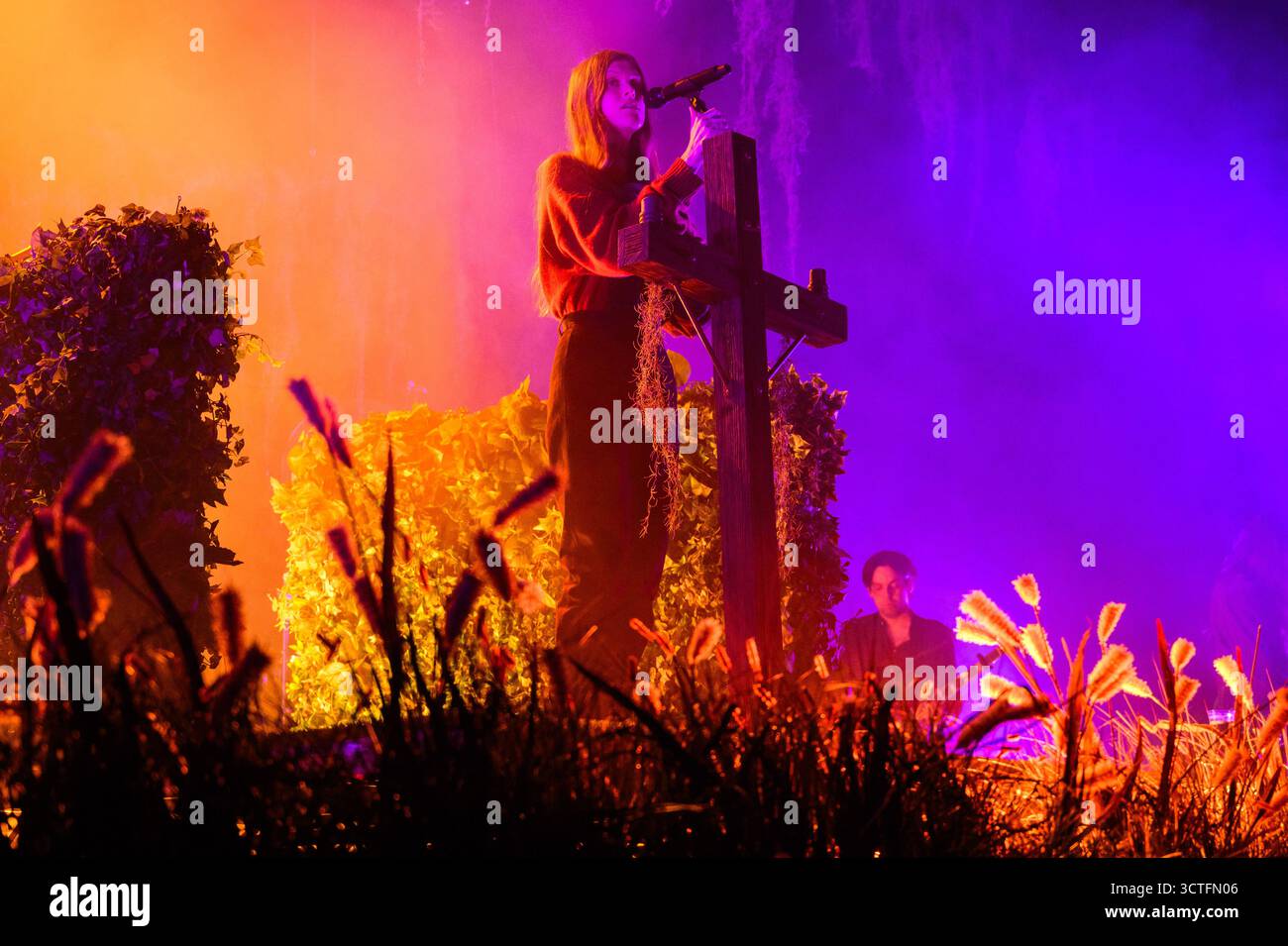 Londres, Royaume-Uni. 6 octobre 2025. Ethel Cain se produisant au Hammersmith Apollo à Londres. Le crédit photo devrait se lire comme suit : Matt Crossick/Empics/Alamy Live News Banque D'Images
