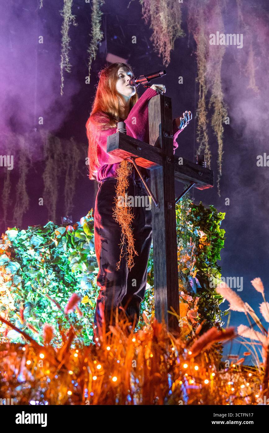Londres, Royaume-Uni. 6 octobre 2025. Ethel Cain se produisant au Hammersmith Apollo à Londres. Le crédit photo devrait se lire comme suit : Matt Crossick/Empics/Alamy Live News Banque D'Images