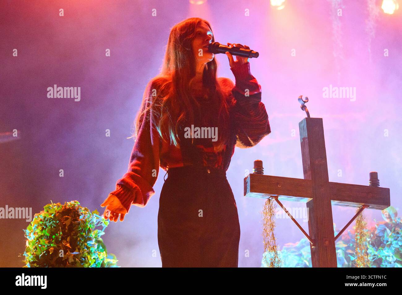 Londres, Royaume-Uni. 6 octobre 2025. Ethel Cain se produisant au Hammersmith Apollo à Londres. Le crédit photo devrait se lire comme suit : Matt Crossick/Empics/Alamy Live News Banque D'Images