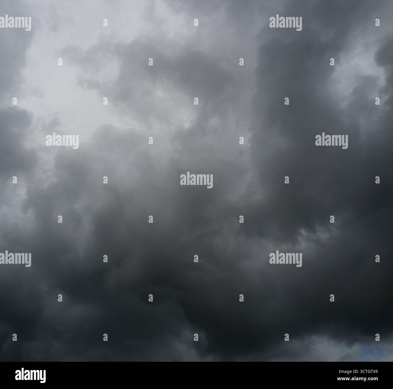 Les formations de nuages Cumulonimbus ciel tropical sur Nimbus , déménagement , Abstract background du phénomène naturel et des nuages gris hunk , Thaïlande Banque D'Images