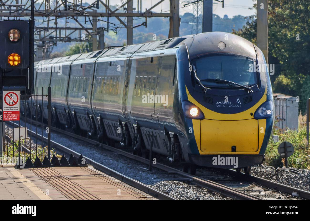 Trains modernes Pendolino Express Banque D'Images