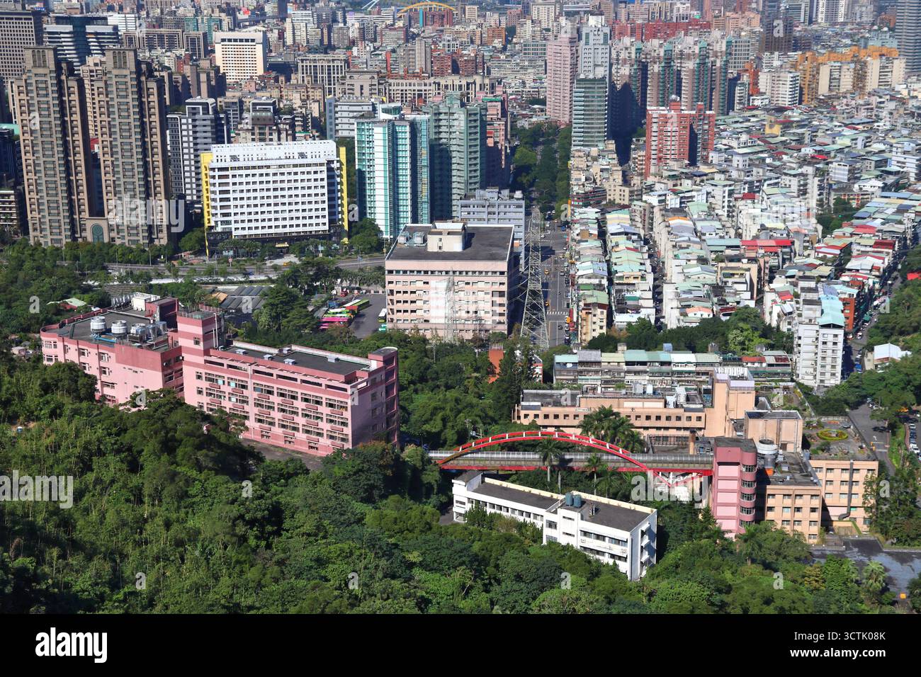 Ville de Taipei paysage urbain du district de Xinyi vu de Elephant Mountain. Taipei, Taiwan. Banque D'Images