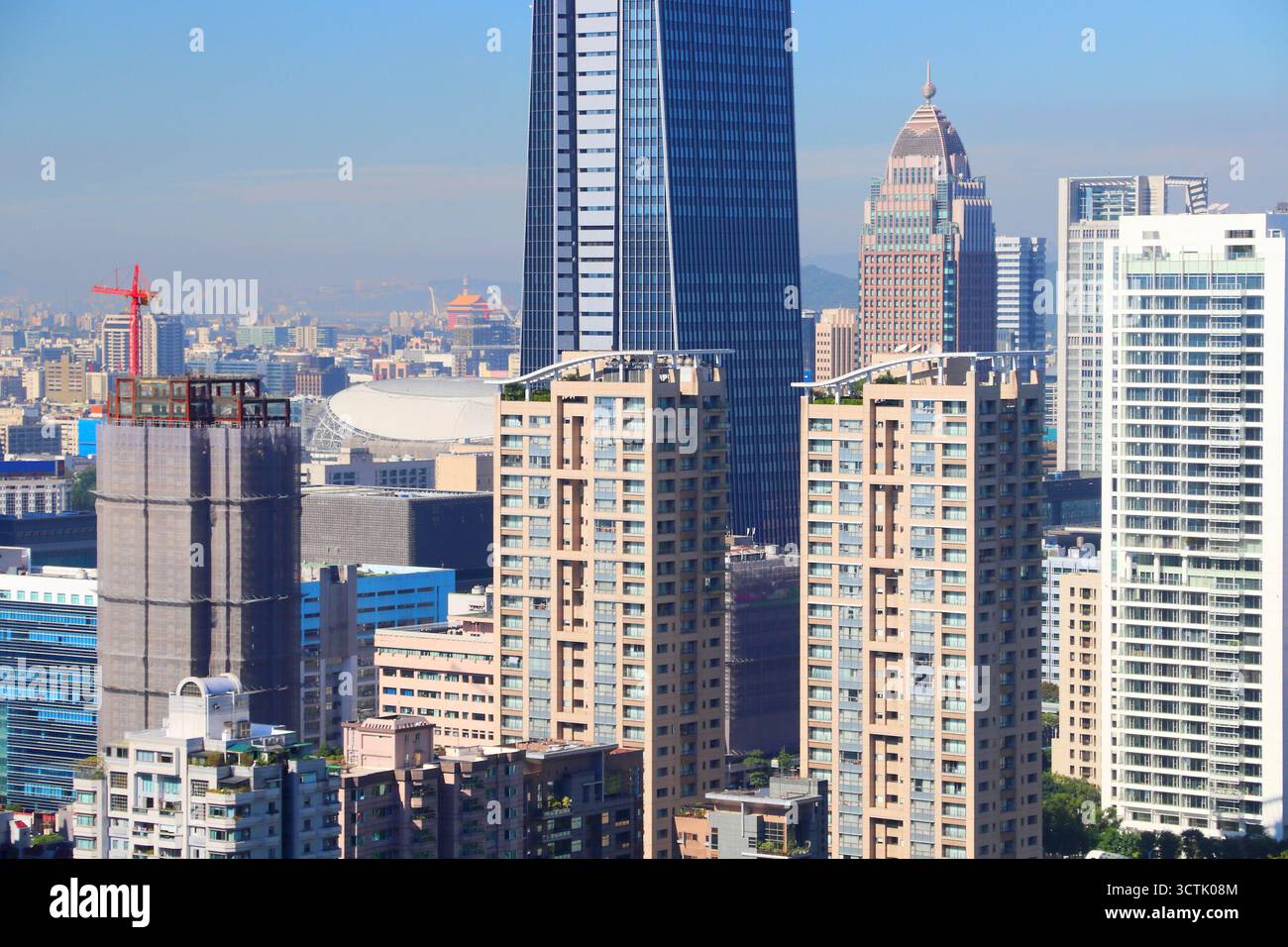 Vue sur la ville de Taipei avec le quartier de Xinyi. Taipei, Taiwan. Banque D'Images