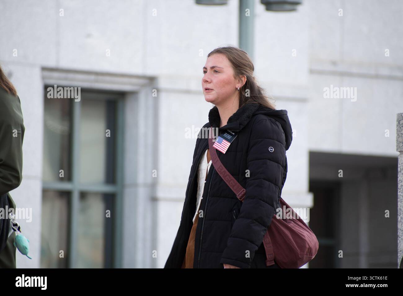 Salt Lake City, Utah, États-Unis. 6 octobre 2025. 6 octobre 2025, Salt Lake City, Utah, États-Unis : une personne se tient près du Centre de conférence pendant la visite publique de Russell M. Nelson, le 17e président de l'Église de Jésus-Christ des Saints des derniers jours. Nelson meurt à son domicile à Salt Lake City, Utah, le 27 septembre 2025, à l'âge de 101 ans. (Crédit image : © Charles-McClintock Wilson/ZUMA Press Wire) USAGE ÉDITORIAL SEULEMENT ! Non destiné à UN USAGE commercial ! Banque D'Images