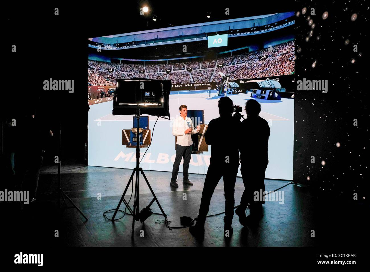 Melbourne, Australie. 07 octobre 2025. Mark Philippoussis donne une interview à l'événement de lancement de l'Open d'Australie 2026. Crédit : SOPA images Limited/Alamy Live News Banque D'Images