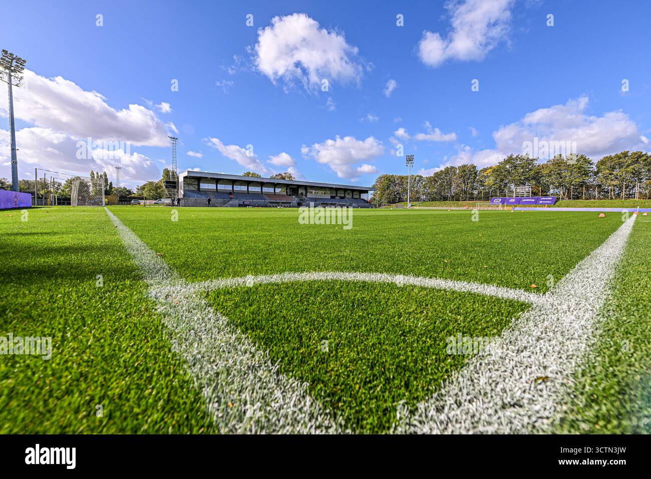 Deinze, Belgique. 04 octobre 2025. Stadion Deinze photographié avant un match de football féminin entre le RSC Anderlecht Women et les AA Gent Ladies lors de la troisième journée de la saison 2024 - 2025 de la Super League belge Lotto Womens, le samedi 4 octobre 2025 à Deinze, Belgique . Crédit : Sportpix/Alamy Live News Banque D'Images