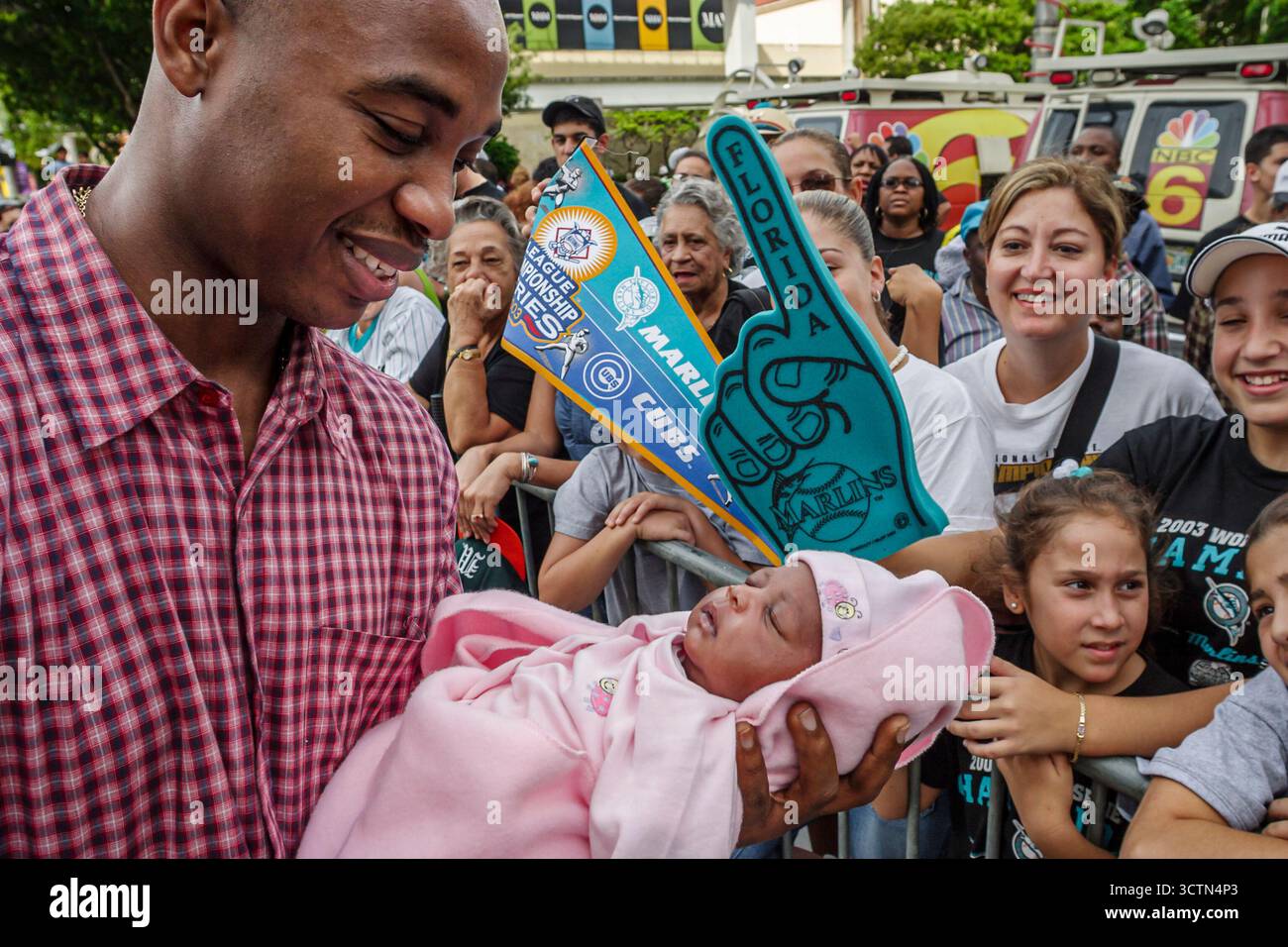 Miami Florida,Flagler Street,Florida Marlins Major League Baseball World Series vainqueur, fans célèbrent, bannières, parade, événement culturel, tradition, activité Banque D'Images