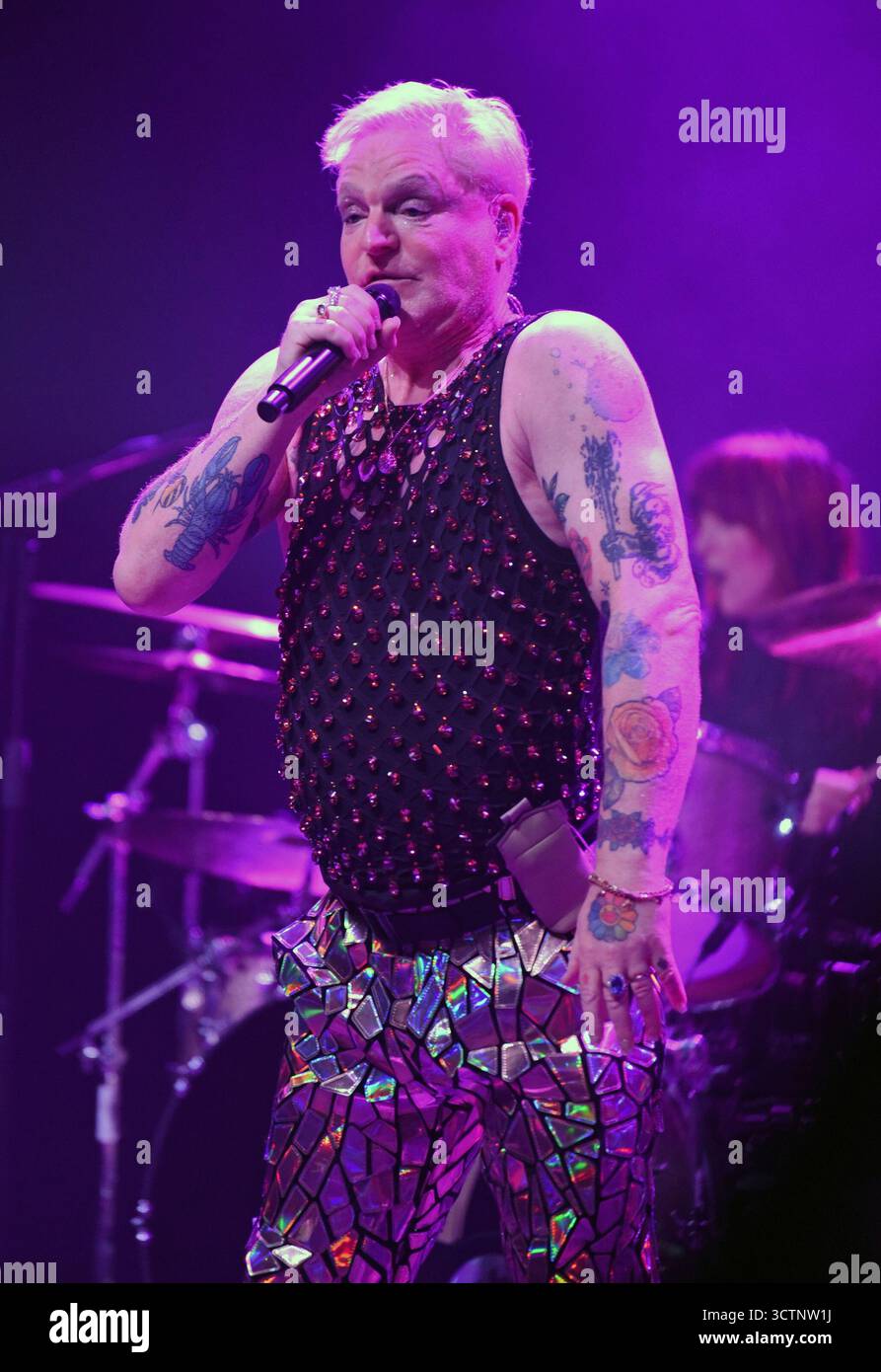 GA 07th Oct, 2025. Andy Bell sur scène pour Andy Bell of ERASURE : Ten Crowns Tour concert, Buckhead Theatre, Atlanta, GA, octobre 07, 2025. crédit : Derek Storm/Everett Collection/Alamy Live News Banque D'Images