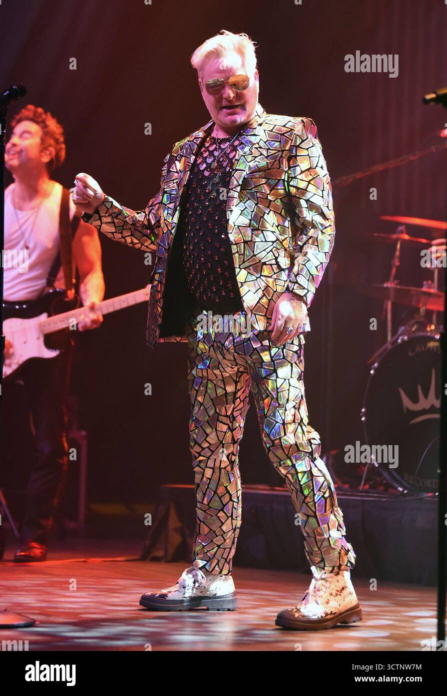 GA 07th Oct, 2025. Andy Bell sur scène pour Andy Bell of ERASURE : Ten Crowns Tour concert, Buckhead Theatre, Atlanta, GA, octobre 07, 2025. crédit : Derek Storm/Everett Collection/Alamy Live News Banque D'Images