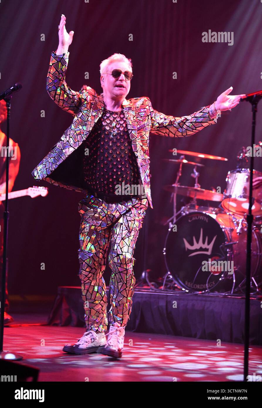 GA 07th Oct, 2025. Andy Bell sur scène pour Andy Bell of ERASURE : Ten Crowns Tour concert, Buckhead Theatre, Atlanta, GA, octobre 07, 2025. crédit : Derek Storm/Everett Collection/Alamy Live News Banque D'Images