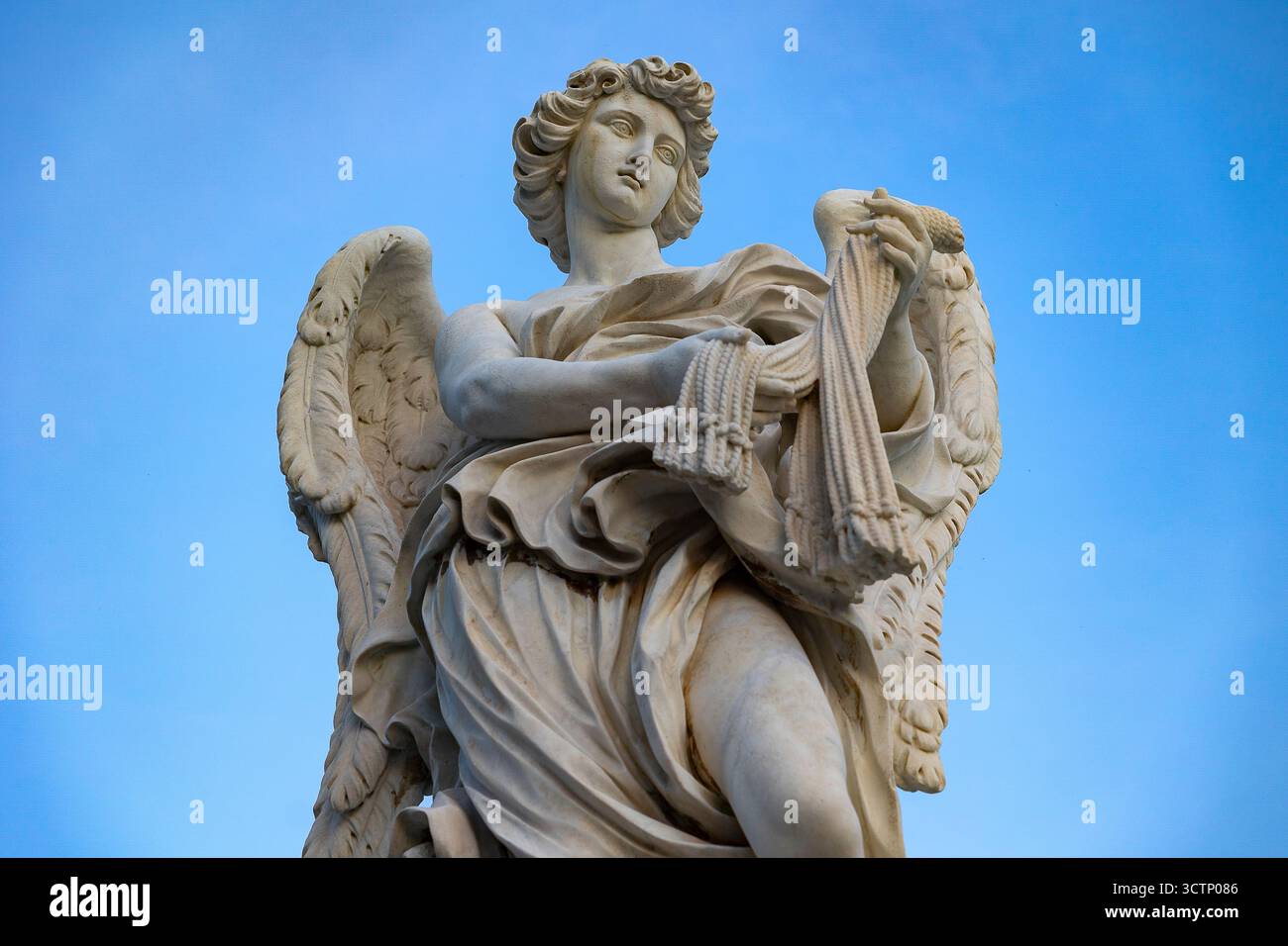 Statue d'ange, pont Castel Sant'Angelo. Rome, Italie Banque D'Images