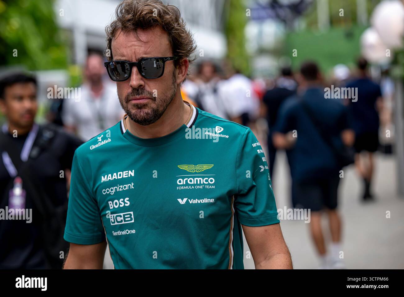 Marina Bay, Singapour, 05 Oct 2025, Fernando Alonso, de l'Espagne, concourt pour l'Aston Martin F1. La journée du Grand Prix de Singapour 2025, qui a lieu à Marina Bay, Singapour. Crédit : Michael Potts/Alamy Live News Banque D'Images