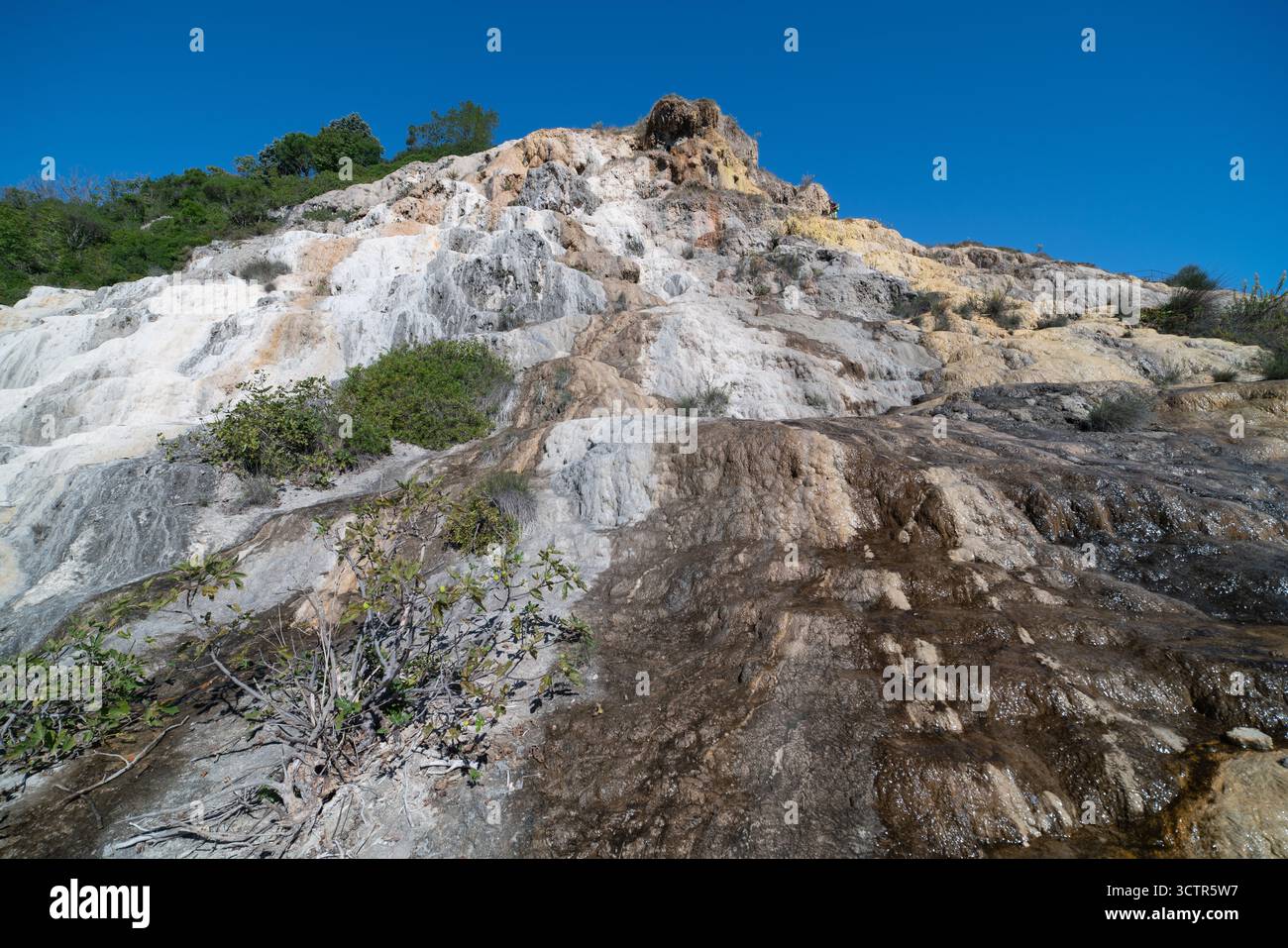 Parco naturale dei Mulini, parc public avec sources chaudes et système démantelé de moulins à céréales à Bagno Vignoni, ville dans la province de Sienne, Italie Banque D'Images