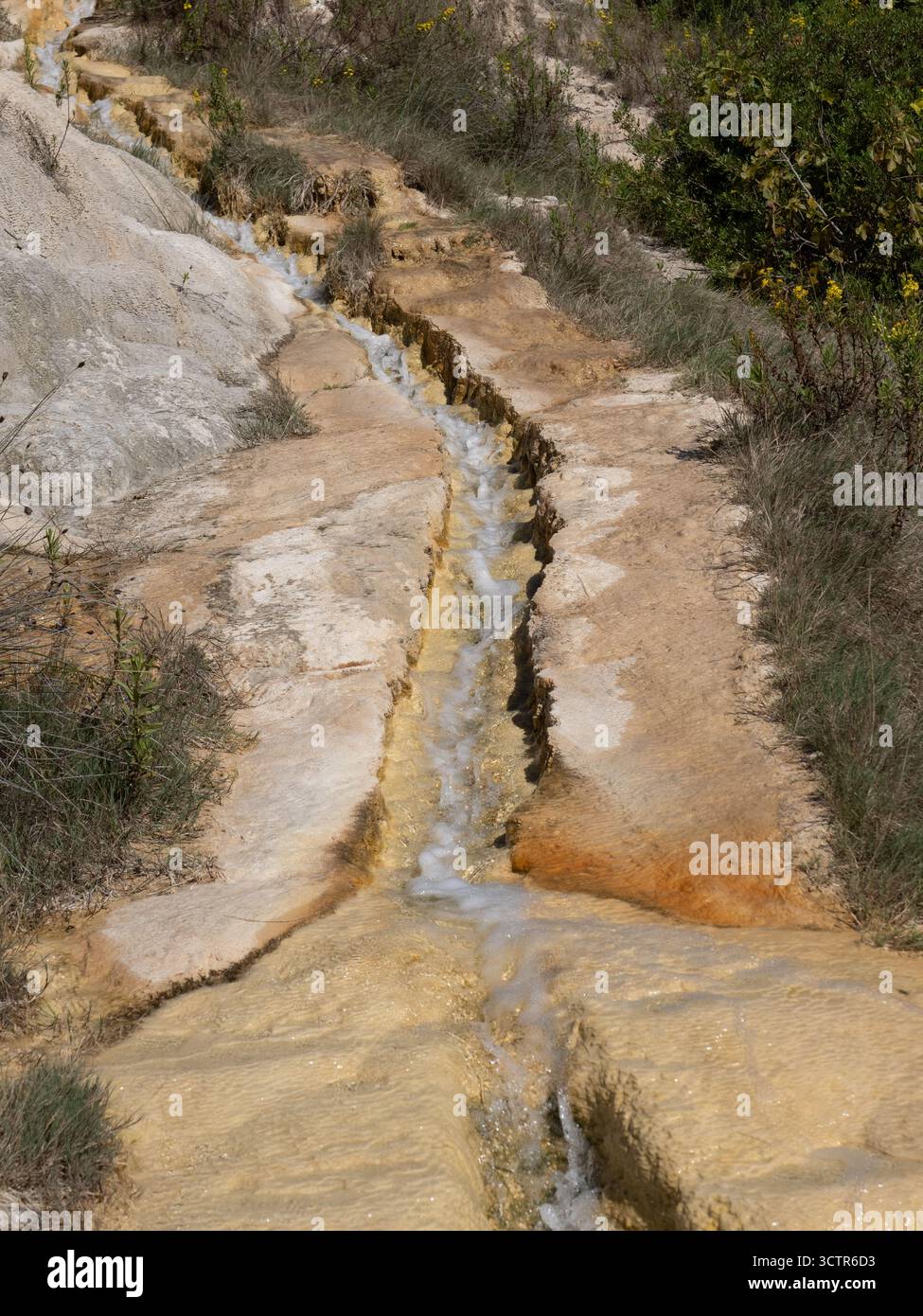 Parco naturale dei Mulini, parc public avec sources chaudes et système démantelé de moulins à céréales à Bagno Vignoni, ville dans la province de Sienne, Italie Banque D'Images
