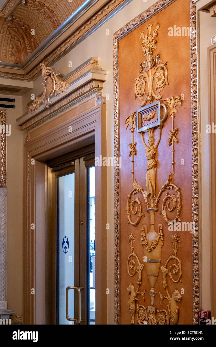 Hall d'entrée du James Earl Jones Theatre, anciennement le Cort Theatre, New York City, USA 2025 Banque D'Images