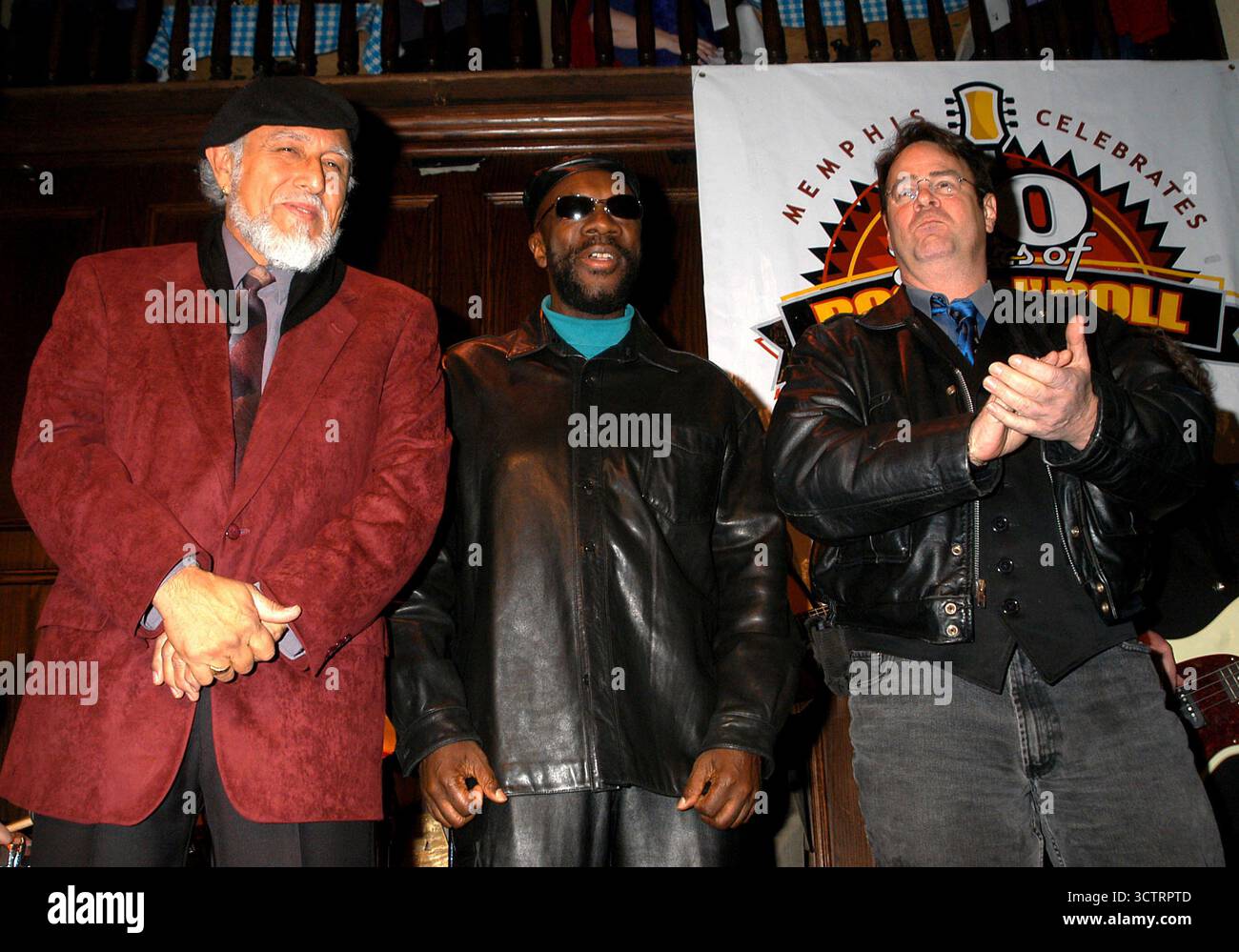 Sam The Sham, Isaac Hayes et Dan Akroyd à la célébration de Memphis '50 Years of Rock and Roll' -- coup d'envoi de New York. New York, 21 janvier 2004 Banque D'Images