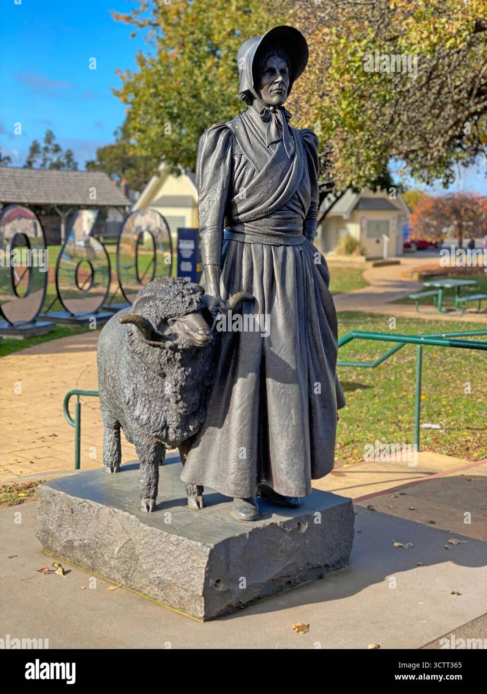 Une statue d'Élisa Forlong (Glasgow) née Élisa Forlong et son Ram Saxon Merino à Campbell Town dans la région des Midlands de Tasmanie, en Australie. ELISA Jack - Image de stock capturée avec un smartphone
