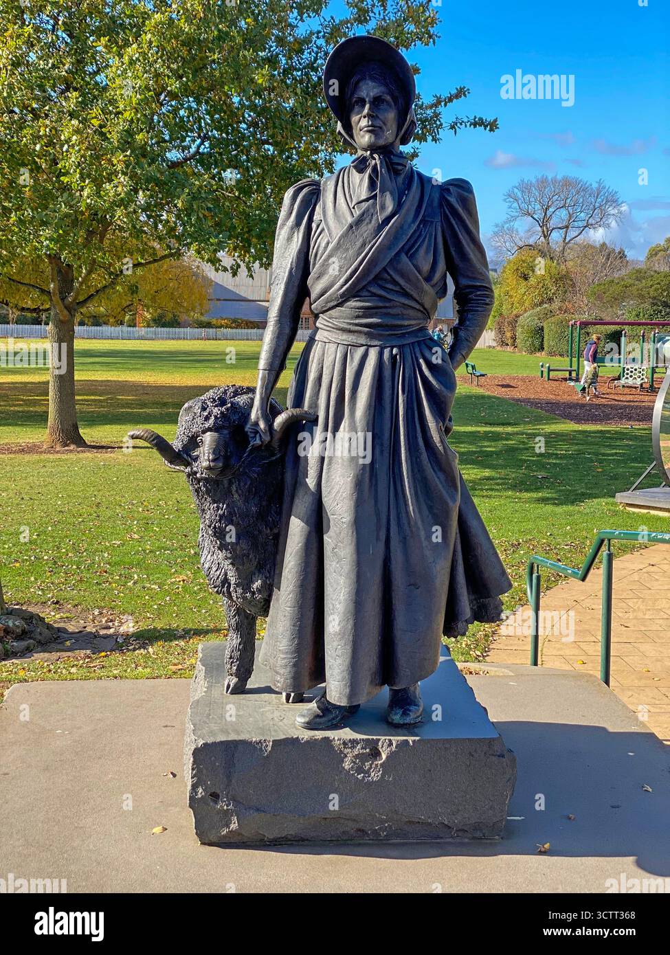 Une statue d'Élisa Forlong (Glasgow) née Élisa Forlong et son Ram Saxon Merino à Campbell Town dans la région des Midlands de Tasmanie, en Australie. ELISA Jack - Image de stock capturée avec un smartphone