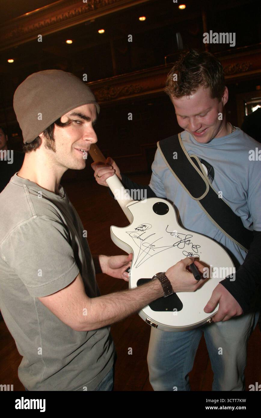 Kelly Jones des Stereophonics dans les coulisses de leur concert « Get Closer » à Bradford - 28/05/03 Banque D'Images